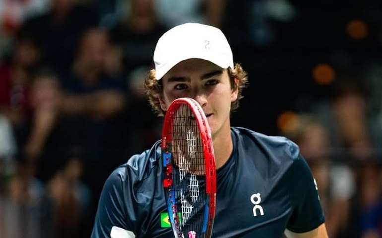 João Fonseca domina Van Assche e avança à final do Torneio Next Gen Finals contra Learner Tien