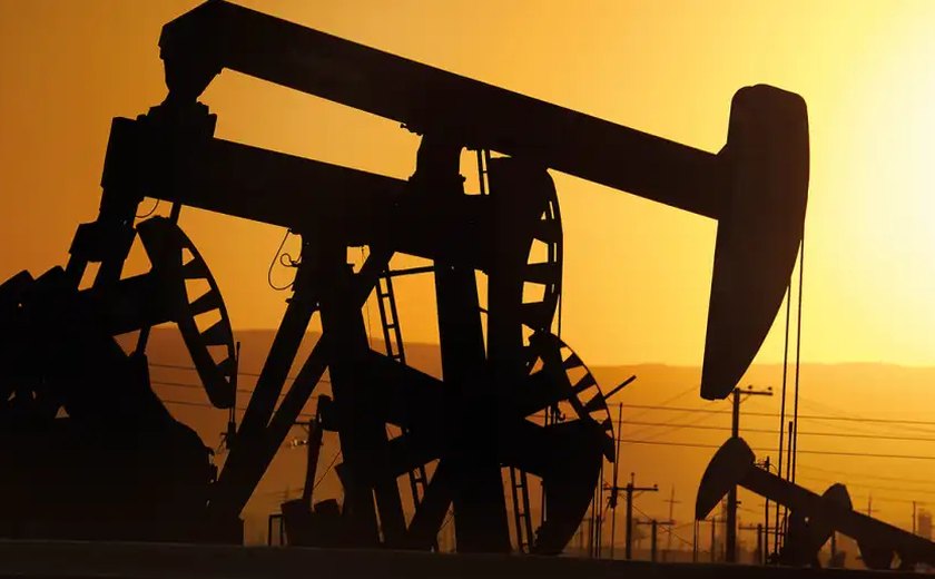 DoE prevê queda de 80% na capacidade excedente da oferta de petróleo fora da Opep
