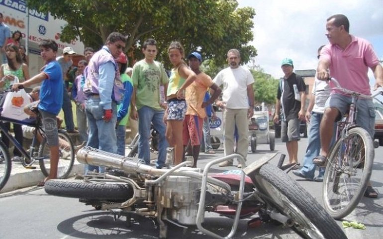 Acidentes com motos sobem e preocupam Unidade de Emergência do Agreste