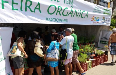 Feira Orgânica na Ponta Verde acontece neste domingo (18), das 8 às 12h