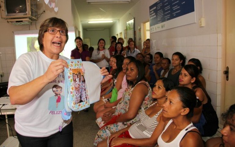 Arapiraca: Célia visita UBS Primavera e acompanha gestantes em atividades