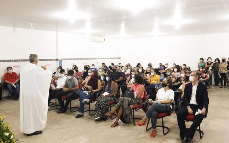 Educação homenageia em missa de sétimo dia professora vítima de acidente