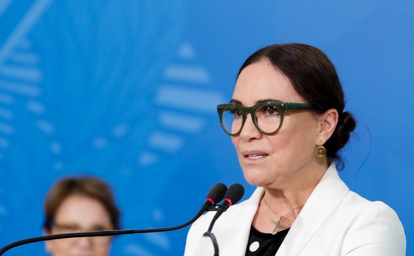 Regina Duarte é exonerada da Secretaria Especial da Cultura