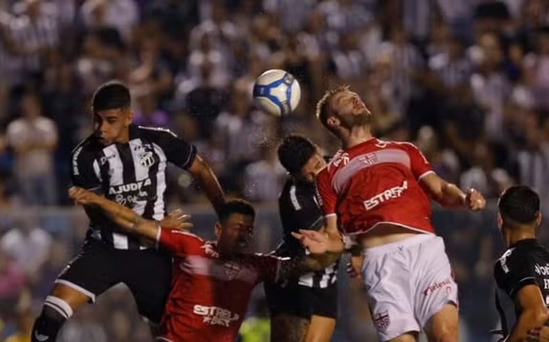 Ceará e CRB empatam no Presidente Vargas; foram dois gols para cada time