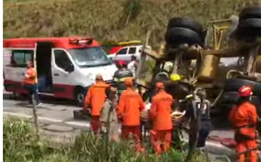 Vídeo feito pelo irmão de Lizianny mostra momento em que ela é resgatada no acidente que deixou dois mortos