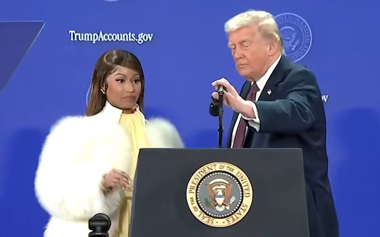 Nicki Minaj aparece ao lado de Trump e declara ser 'fã número 1' do ex-presidente dos EUA