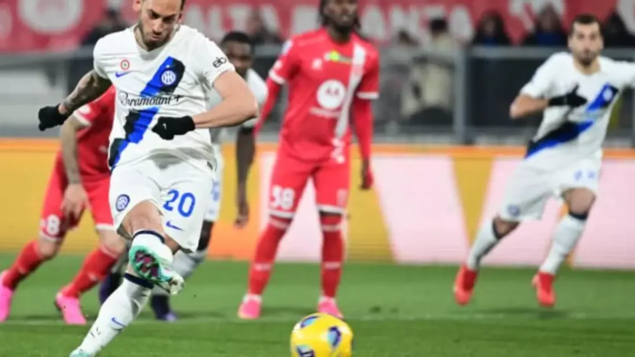 Inter de Milão goleia o Monza mantém a liderança isolada no Campeonato Italiano
