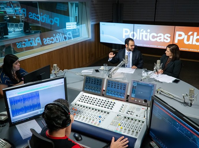Paulo Pereira destaca medidas para ampliar acesso ao crédito a micro e pequenas empresas e reduzir o endividamento