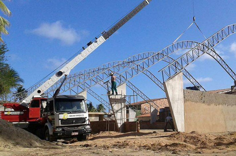 Maragogi: construção de quadra em São Bento segue em ritmo acelerado