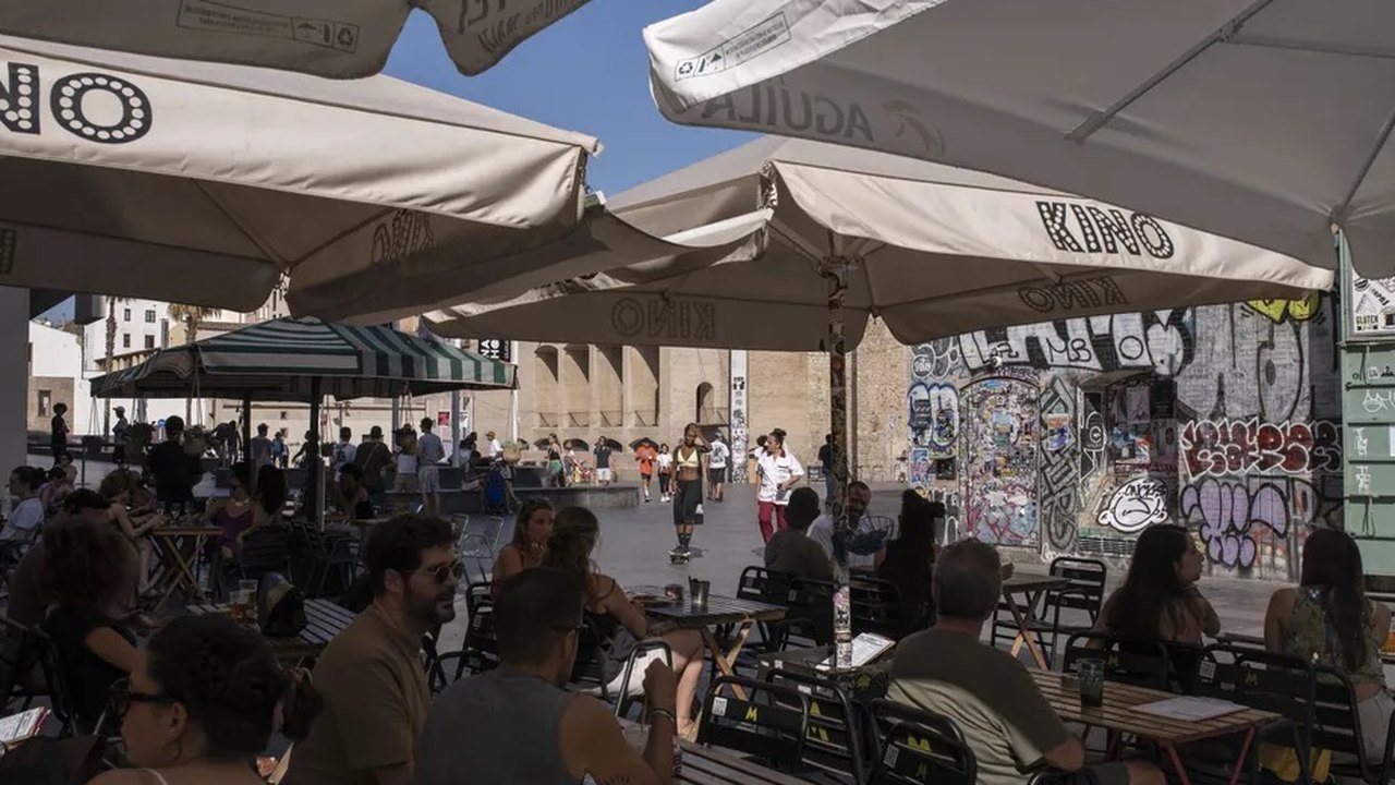 Proibido sentar sozinho: restaurantes de Barcelona não querem clientes desacompanhados