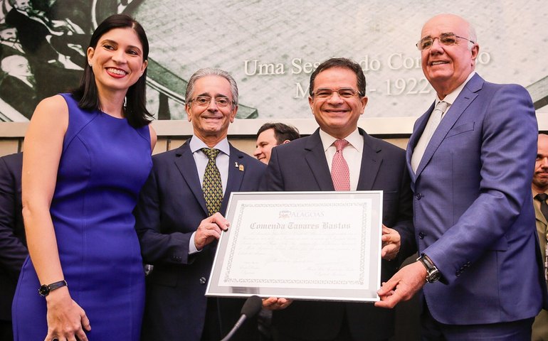 Presidente do TJAL destaca atuação profissional de Fábio Farias