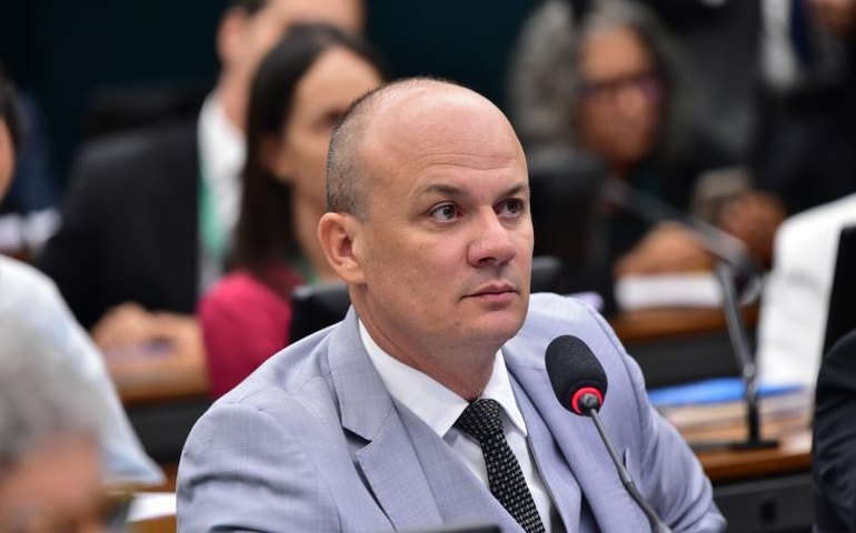 Projeto deixa de punir por motim militar que descumpre ordem sabidamente ilegal