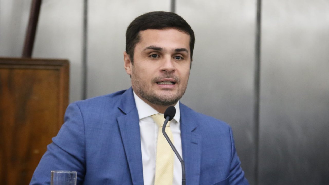Alexandre Ayres elogia Governo pelo anúncio da implantação de Centros de Hemodiálise