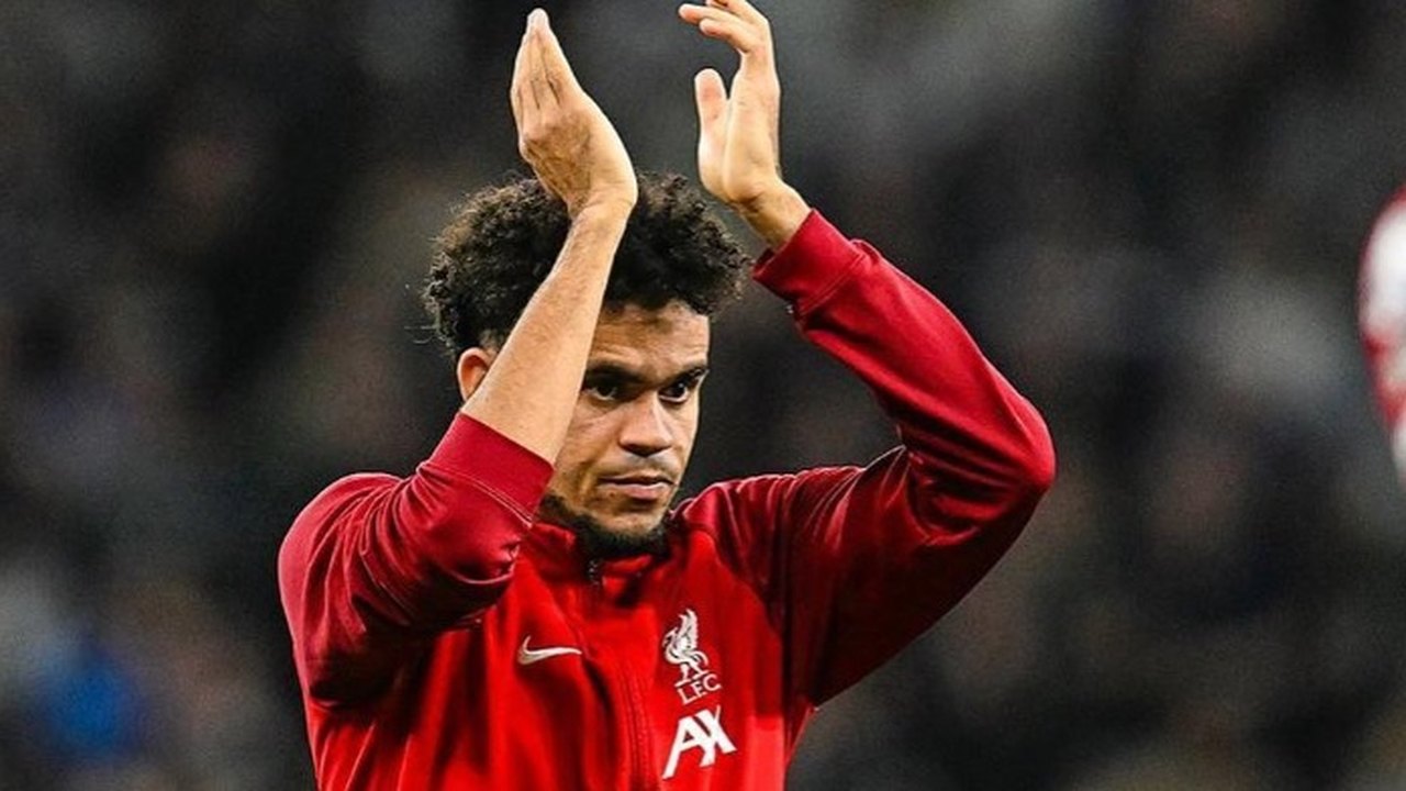 Dupla do VAR é afastada por anular gol legal do Liverpool, mas juiz de campo continua na escala