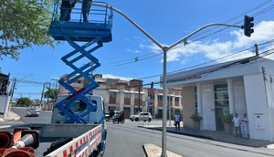 Semáforos são instalados em uma das avenidas mais movimentadas de Aracaju