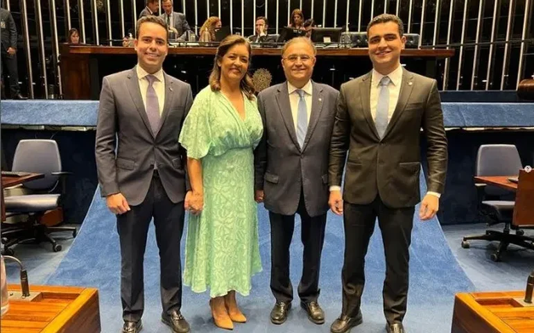 À espera da cadeira (definitiva?) no Senado Federal