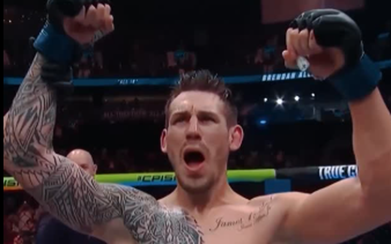Cansaço ‘vence’ lutador invicto há 29 meses no UFC, que desiste antes do último round