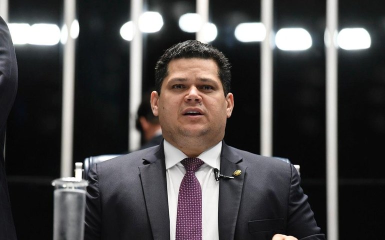 Congresso não terá recesso em julho devido à crise do coronavírus, diz Alcolumbre