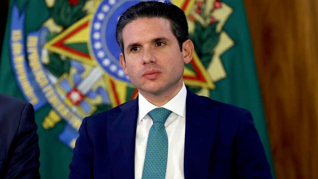 PF descobre mensagens entre Daniel Vorcaro e Hugo Motta sobre negócios conjuntos