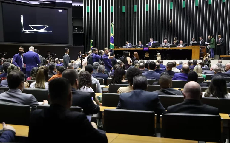 Repelente contra insetos pode ser definido como bem essencial; proposta tramita na Câmara