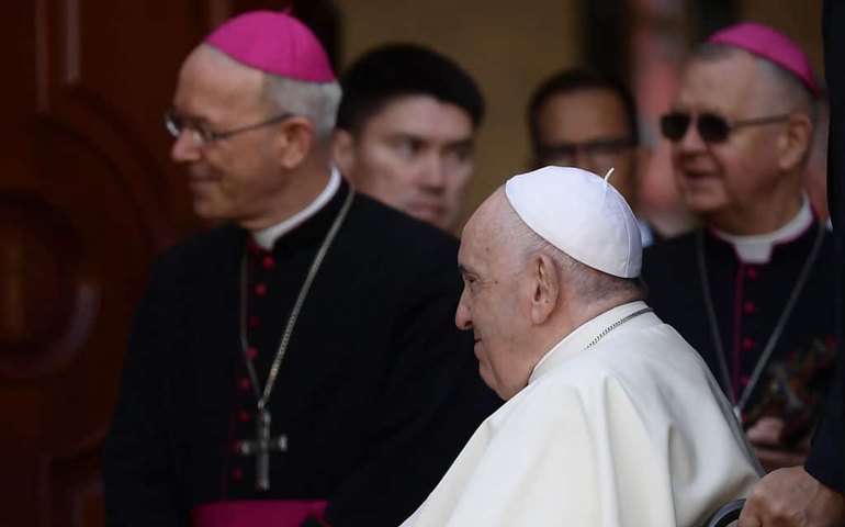Vaticano excomunga arcebispo ultraconservador que negava autoridade papal