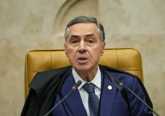 Barroso defende atuação de Moraes e diz que STF impediu “erosão democrática” no Brasil