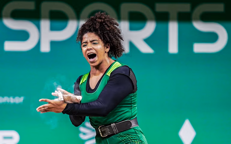 Laura Amaro fica em 7º em prova que teve recorde olímpico no levantamento de peso em Paris-2024