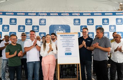 Governador entrega adutora, autoriza 12 km de asfalto e participa de inauguração de frigorífico em São Brás