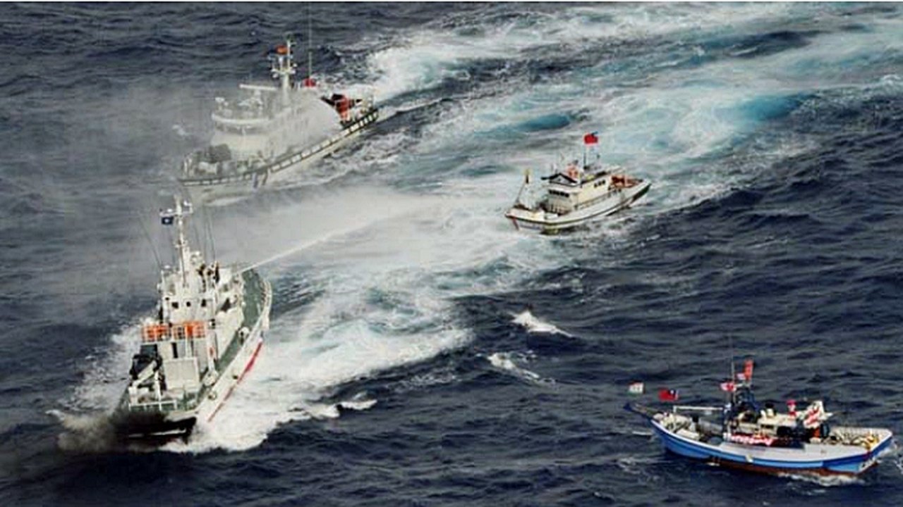 Barco de pesca de Taiwan é detido pela guarda costeira chinesa