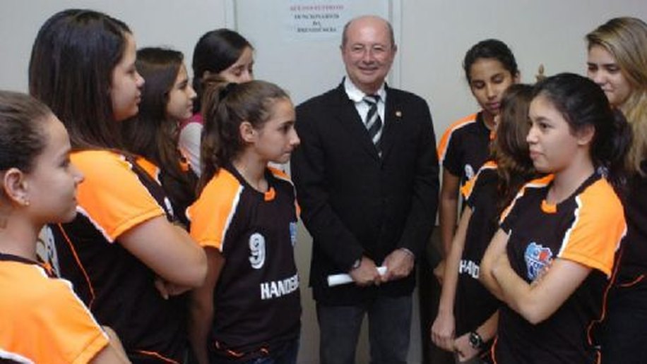 Equipe de handebol busca apoiopara participar de torneio na PB