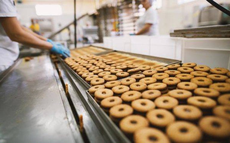Fábrica de bolachas do interior de SP retoma parte da produção