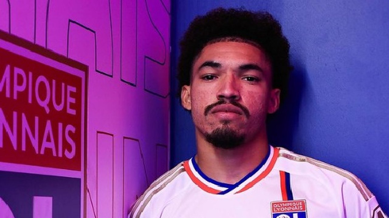 Ex-Botafogo, Adryelson estreia pelo Lyon em derrota no Campeonato Francês