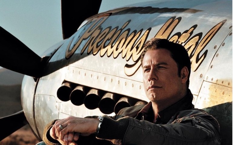 John Travolta homenageia filho morto aos 16 anos: 'não há um dia que você não esteja comigo'