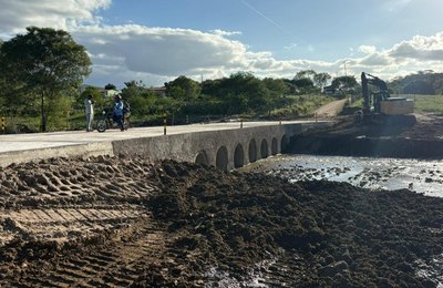 Povoado em São José da Tapera é beneficiado com passagem molhada
