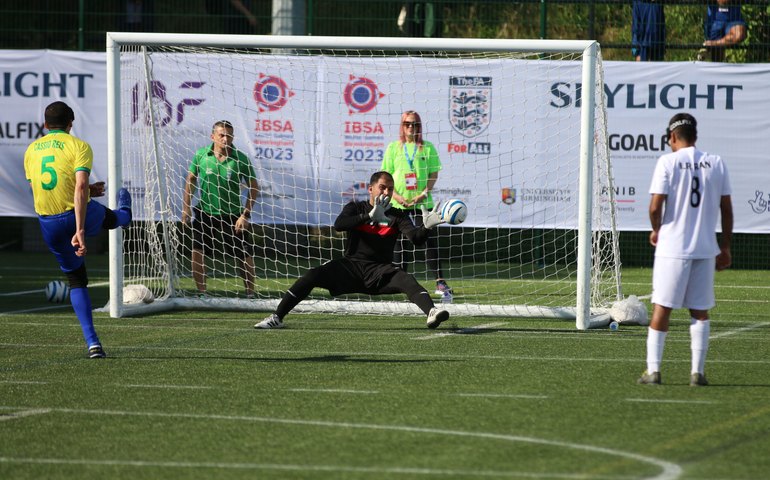 Brasil estreia com vitória na Copa do Mundo de futebol de cegos