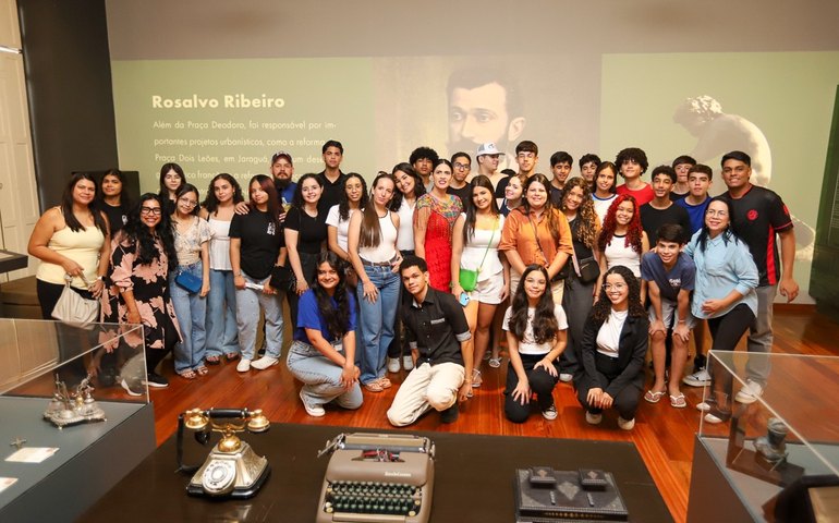 Estudantes de Santana do Ipanema conhecem o Centro de Cultura e Memória do TJAL