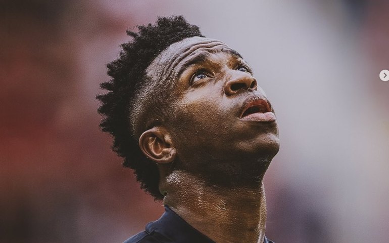 Homofóbico, ex-goleiro Chilavert critica desabafo de Vini Jr: 'Não seja via**'