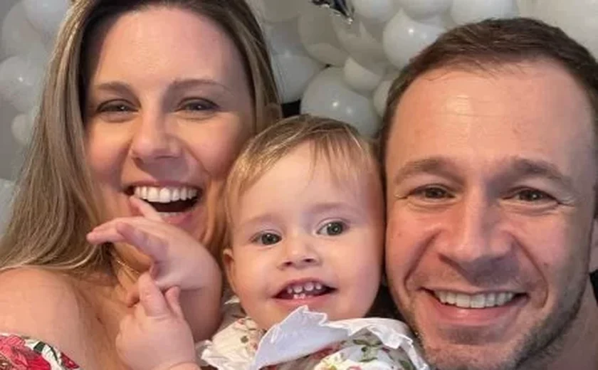 Tiago Leifert revela estado de saúde da filha com câncer nos olhos