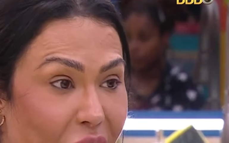 Gracyanne Barbosa pede segredo sobre suposto beijo de Aline e Thamiris no 'BBB 25'