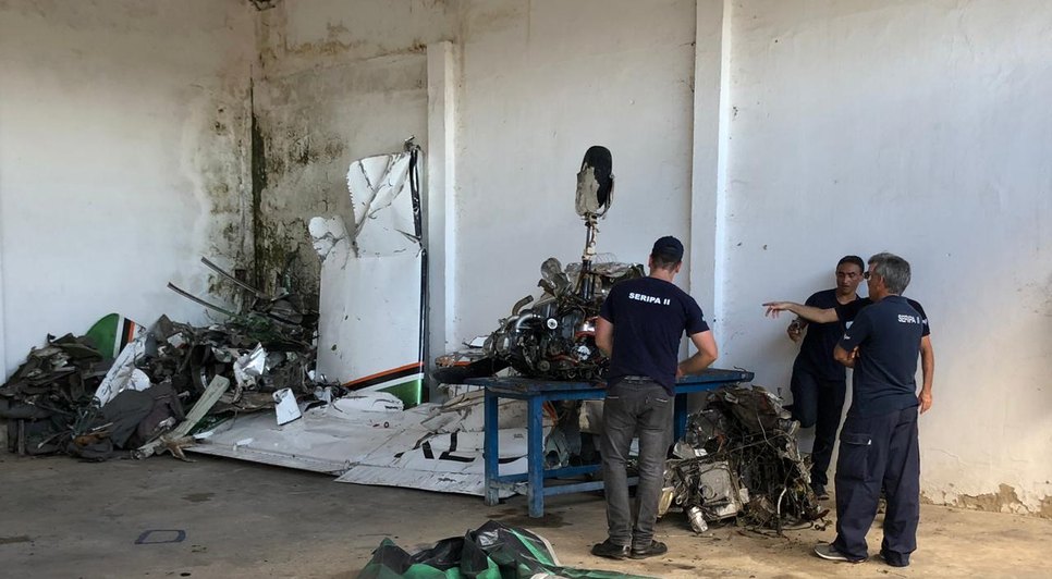 DESTROÇOS NO AEROCLUBE