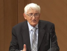 Filósofo alemão Jürgen Habermas, teórico da 'esfera pública', morre aos 96 anos