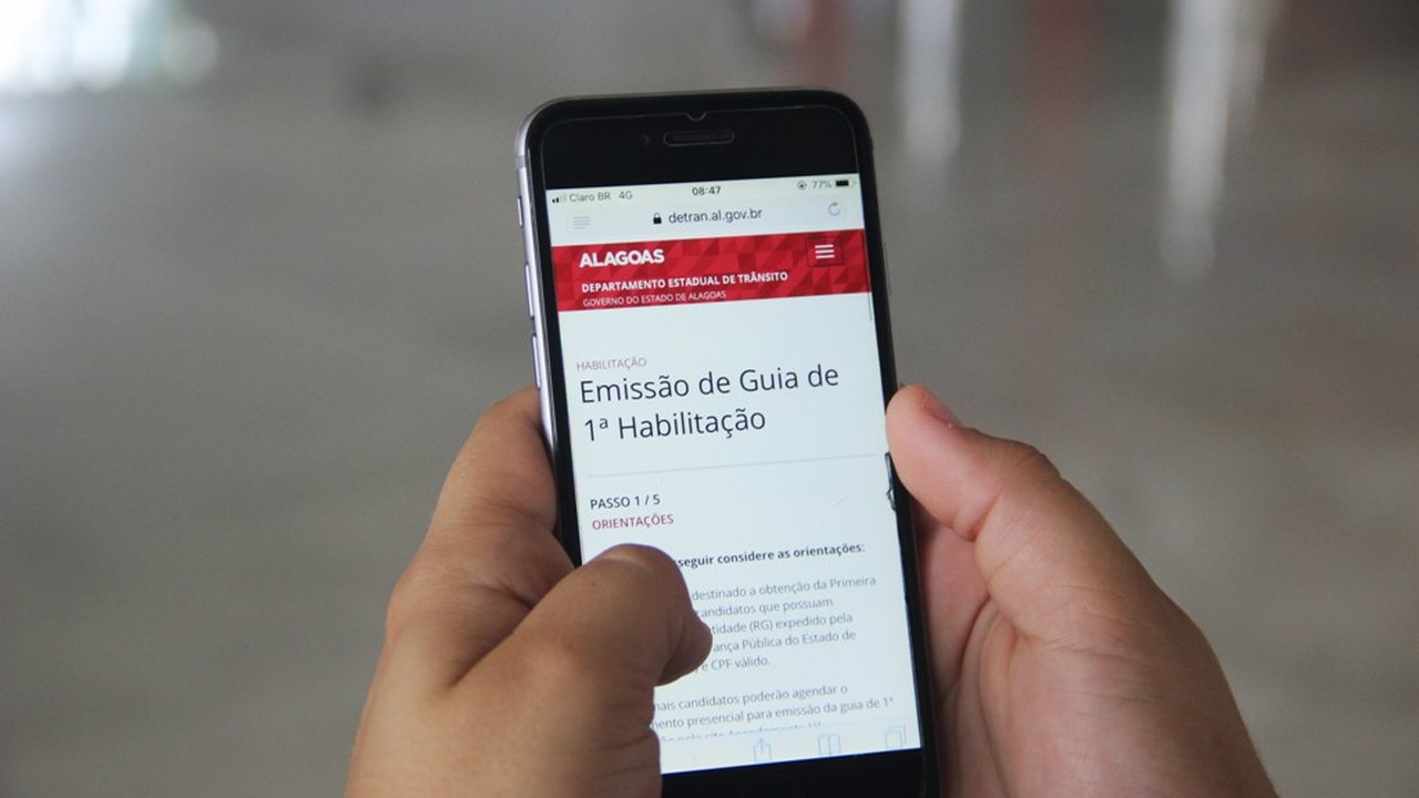Detran/AL disponibiliza abertura de processo de primeira habilitação on-line