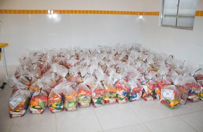 Prefeitura de São Luís entrega kits de merenda para alunos da rede municipal 