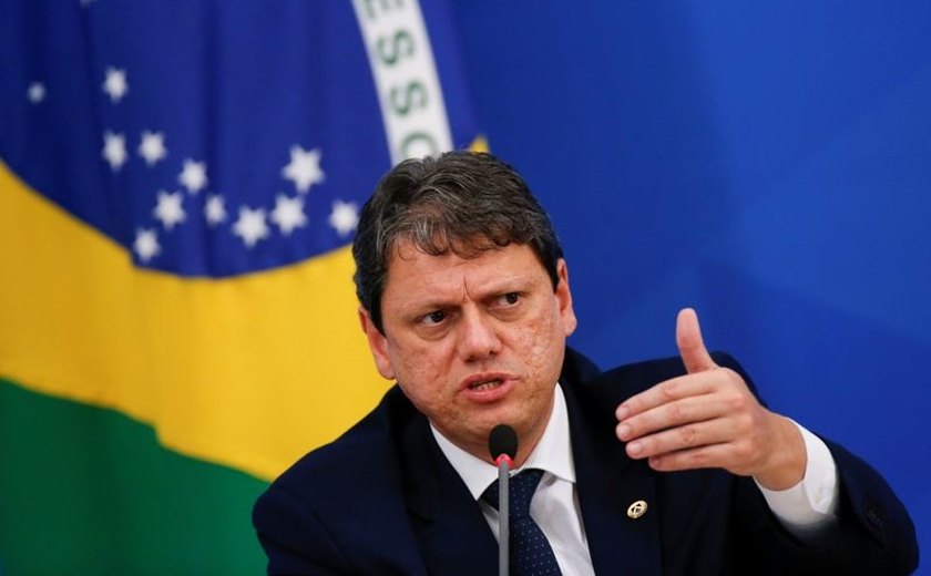 Tarcísio faz discurso com referências bíblicas e fala em aceitar missão divina: 'Vitória virá'