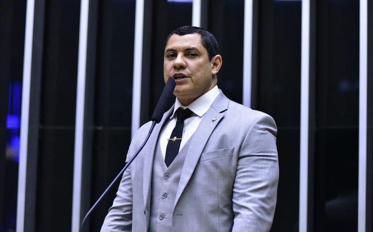 Comissão aprova proposta que define regras para uso de reconhecimento facial em estádios