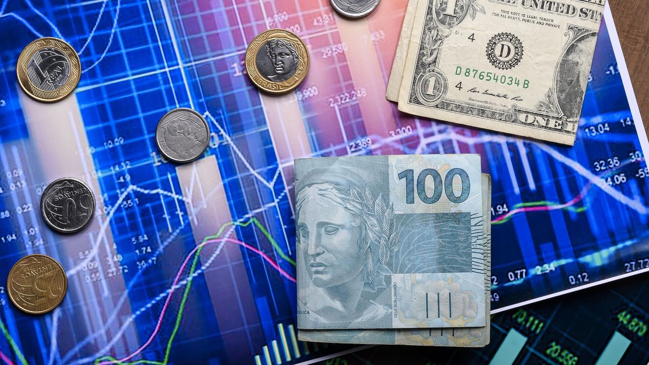 Como alta do dólar impacta dia-a-dia do Brasil e como país pode ser menos refém da moeda americana?