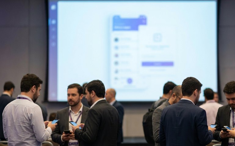 Instagram Plus, serviço premium do aplicativo, é lançado no Brasil