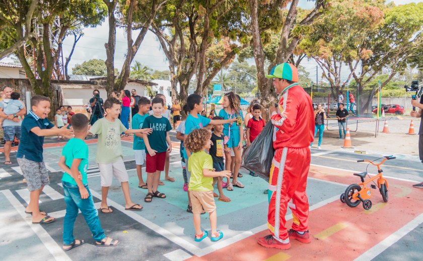 SMTT promoveu manhã recreativa em comemoração ao Dia das Crianças