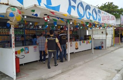 Convívio Social fiscaliza barracas de fogos de artifícios em vários pontos de Maceió