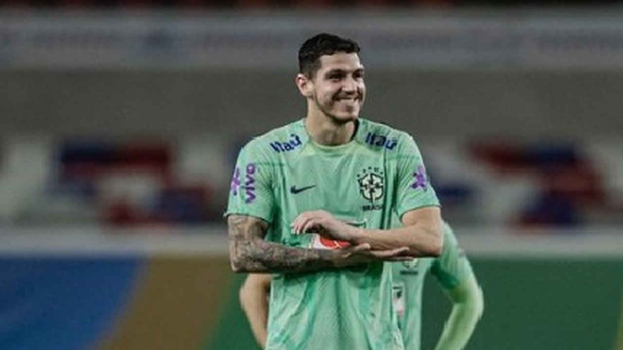 Nino sofre entorse no joelho e Casemiro é preservado em treino da seleção brasileira